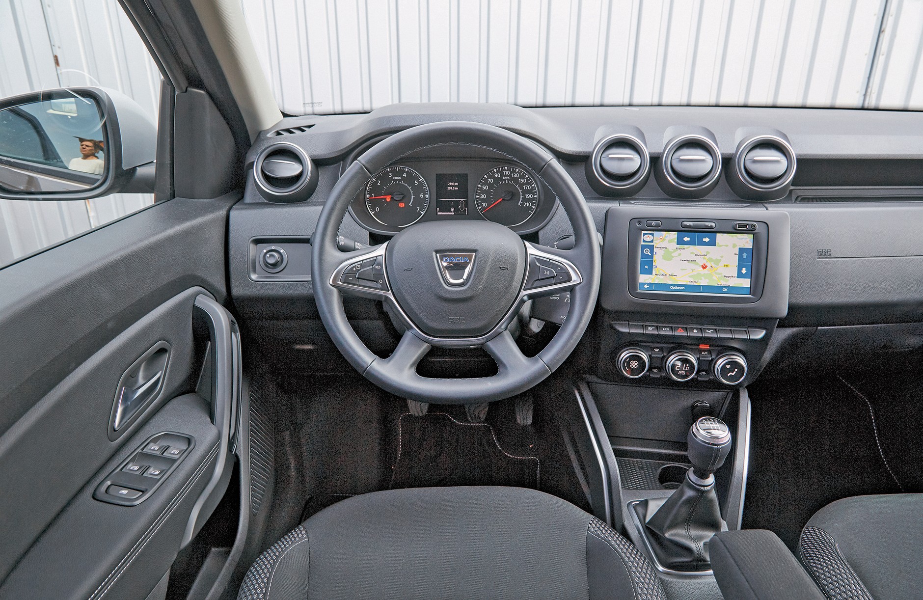 Cztery małe crossovery: Dacia