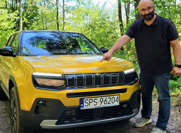 Jeździłem nowym Jeepem Avengerem w wersji, którą firma się nie chwali. SUV jest produkowany w Polsce