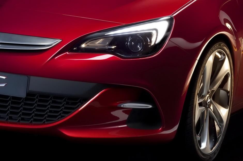Opel Astra GTC gotowy do pojedynku z VW Scirocco