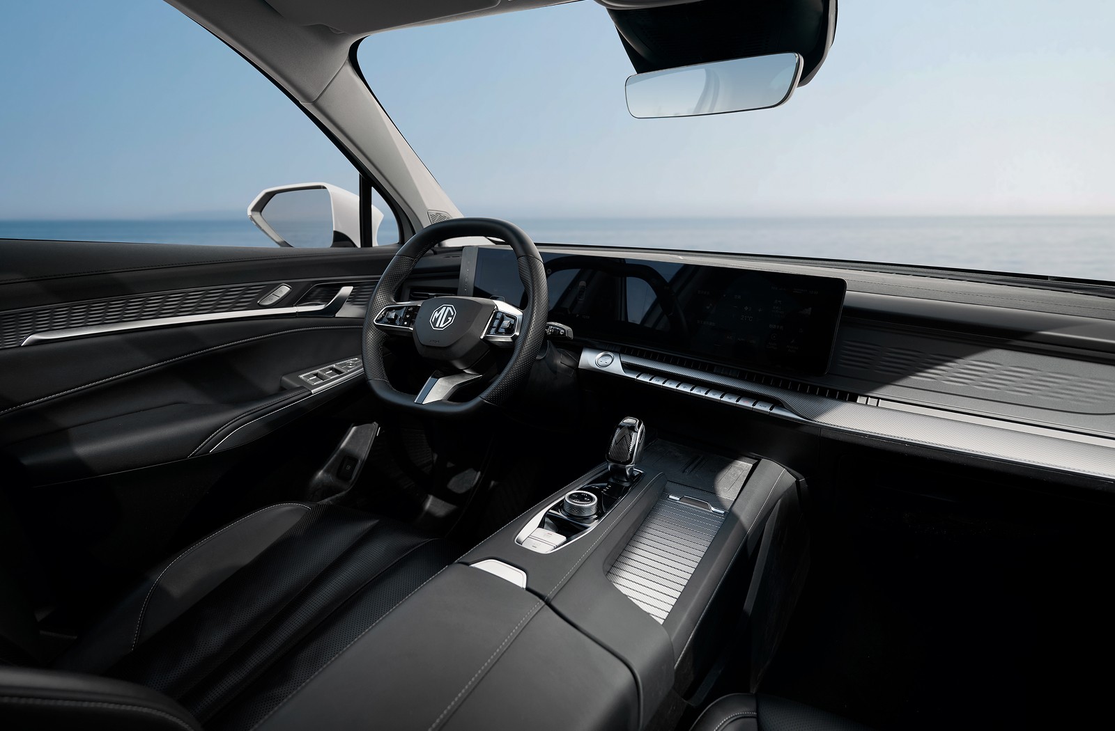 Deska rozdzielcza MG S9 ma podobny wygląd do deski MG HS