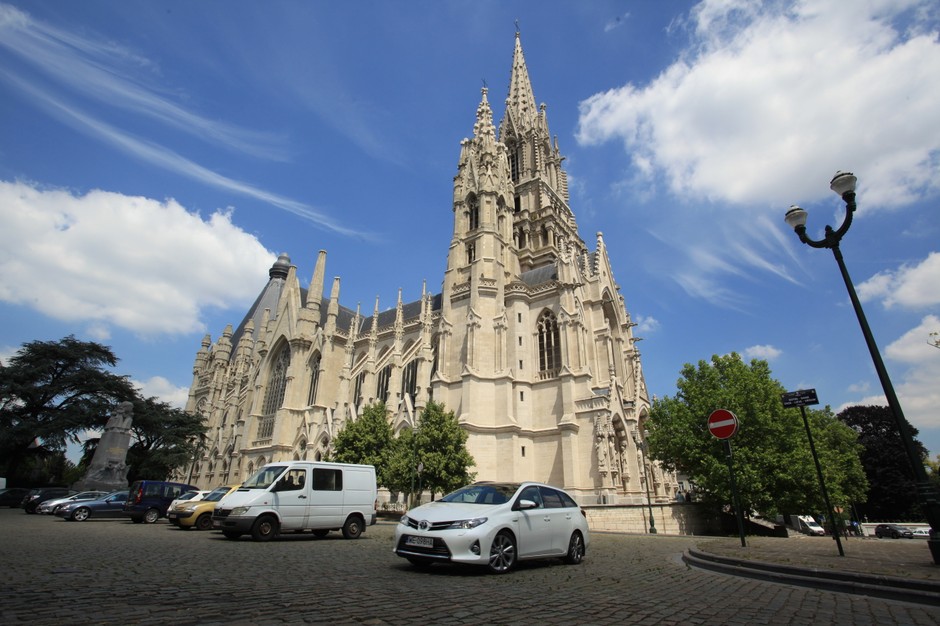 Toyota Auris Hybrid