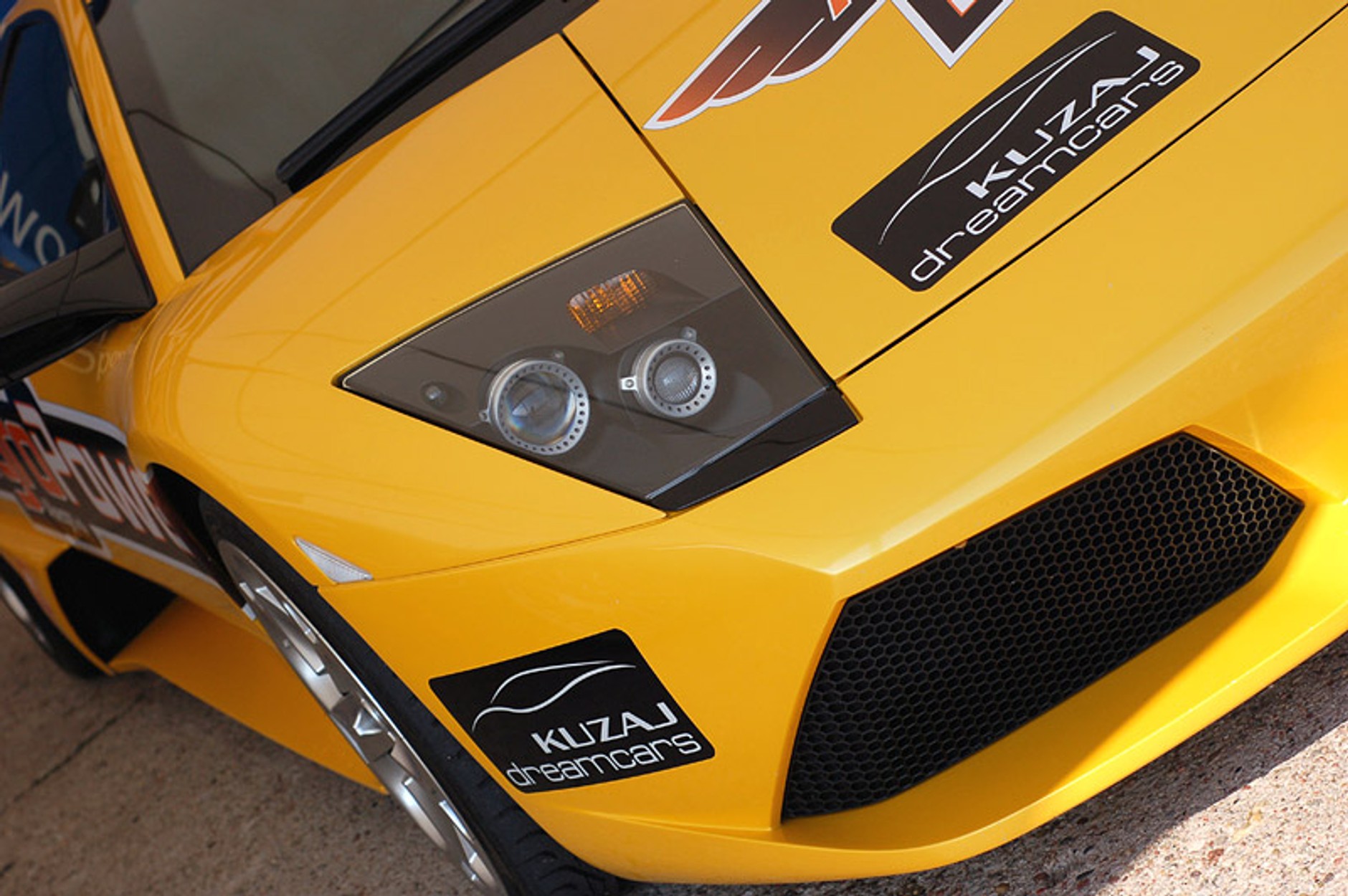 Allergro Power: piękne samochody i szczytny cel