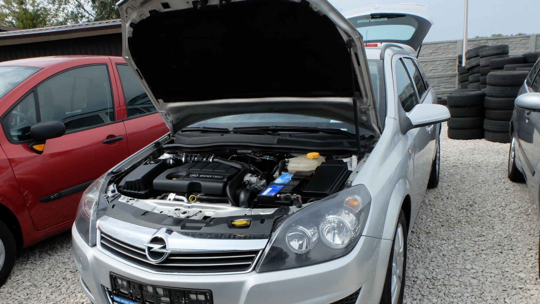 Największa niewiadoma – diesel 1.7 CDTI 
po przebiegu 170 tys. km może sprawiać
kłopoty, a ich usunięcie będzie drogie