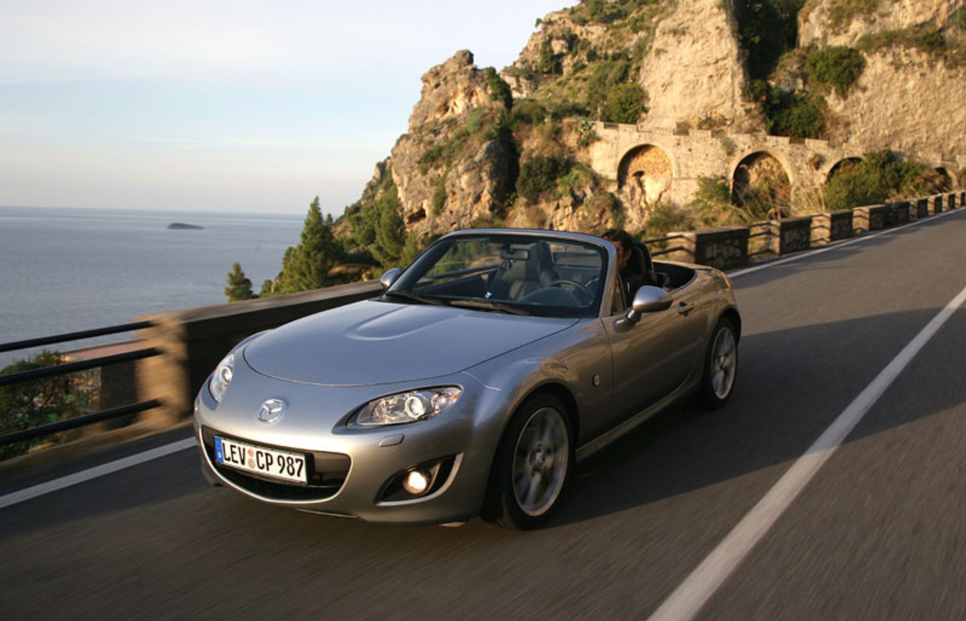 Mazda MX-5 Roadster Coupé: przyjemność przez 365 dni w roku
