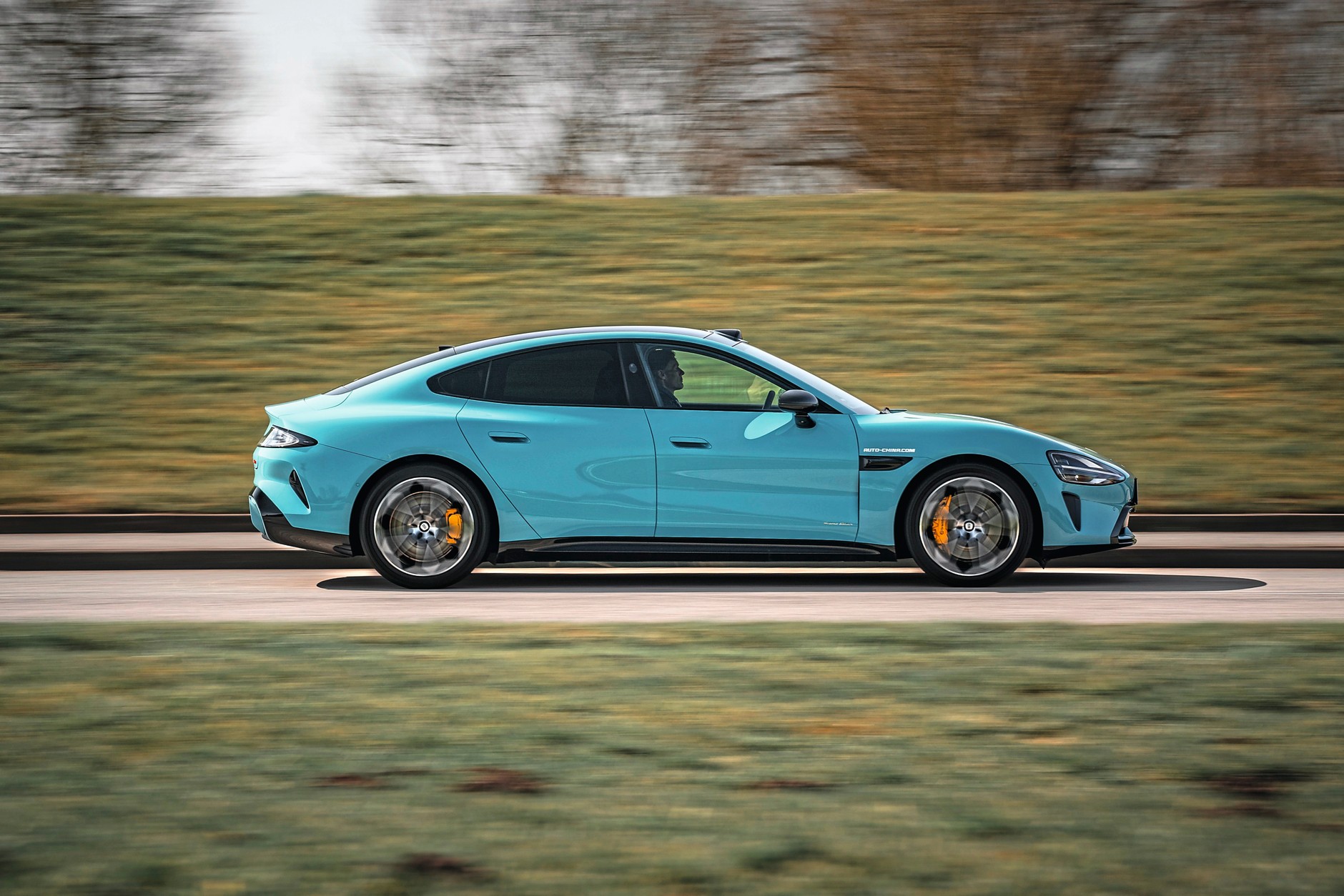 Xiaomi SU7: jak jeździ Taycan za pół ceny?