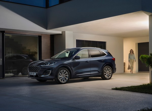 Potężna akcja serwisowa Forda. Kuga z hybrydą plug-in zagrożona pożarem