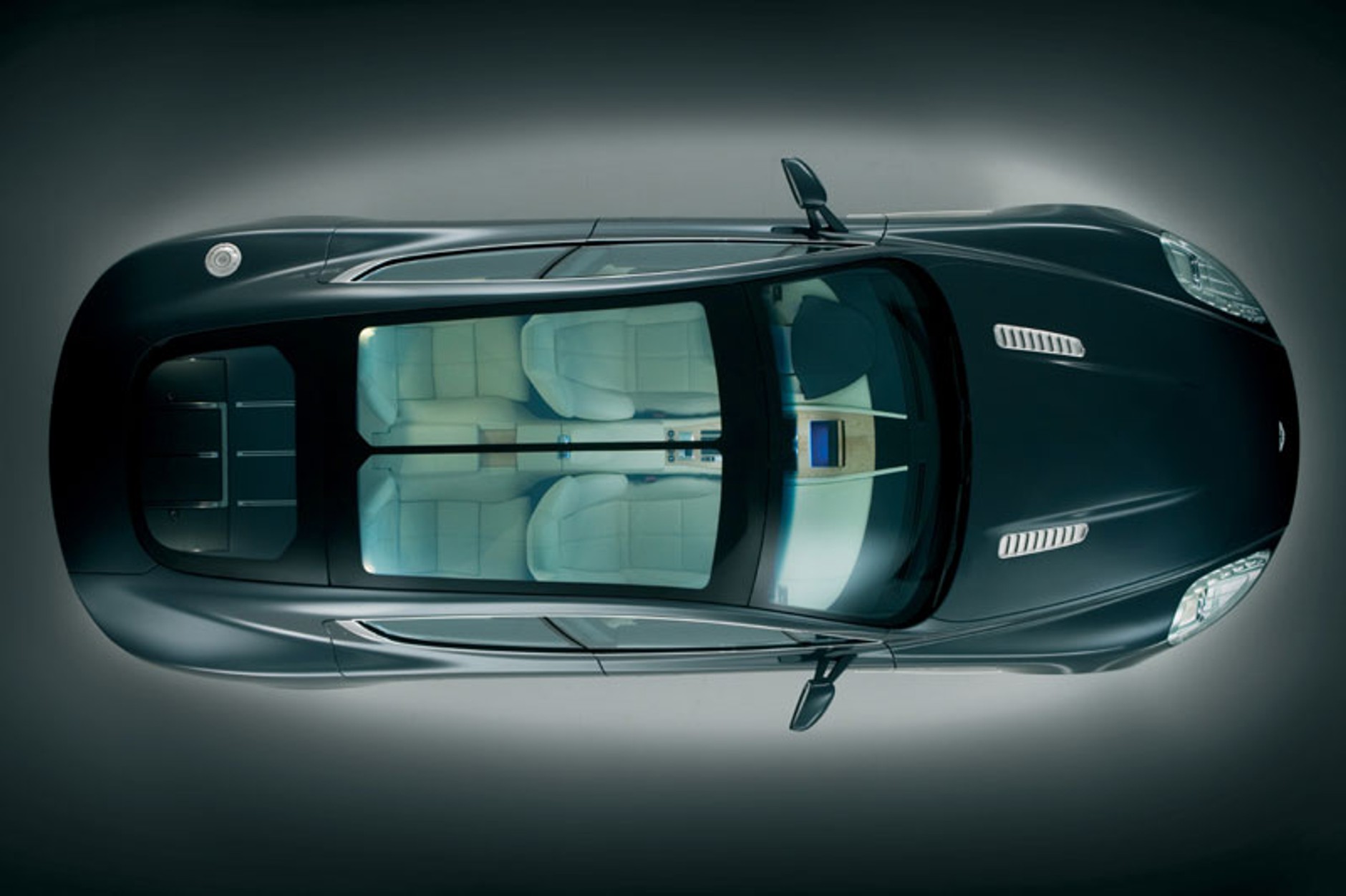 Edmunds.com: Aston Martin Rapide trafi do produkcji