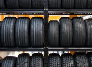 Zapaść na rynku nowych samochodów, a wśród producentów opon żniwa! Rekordowy kwartał