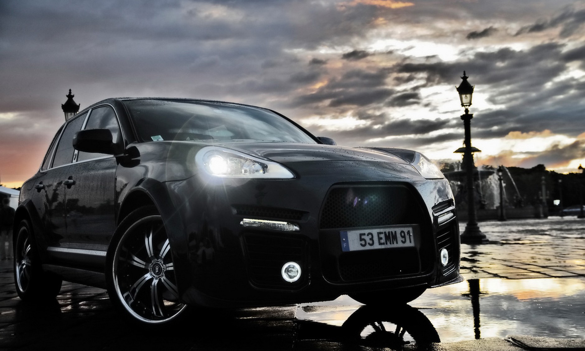 Porsche Cayenne - Szeroko, nisko i agresywnie