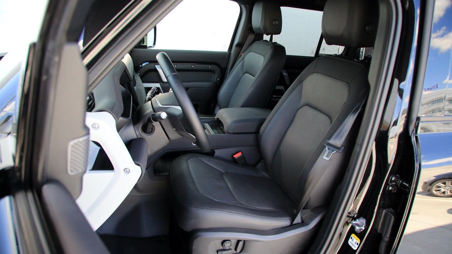 Land Rover Defender 110