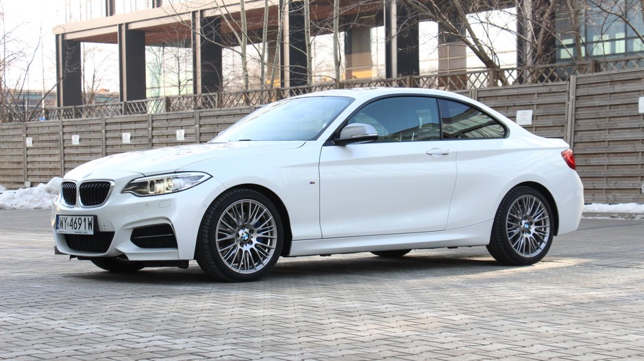 BMW M240i xDrive Coupe