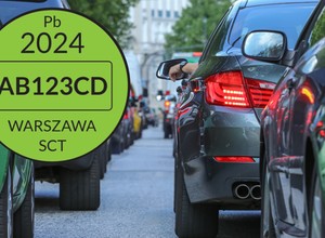 Jest nowy wzór naklejek na szybę. Wchodzą za kilka dni