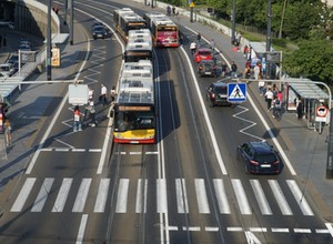 Policja wytypowała trzy najniebezpieczniejsze odcinki dla pieszych w Warszawie. Będą kontrole