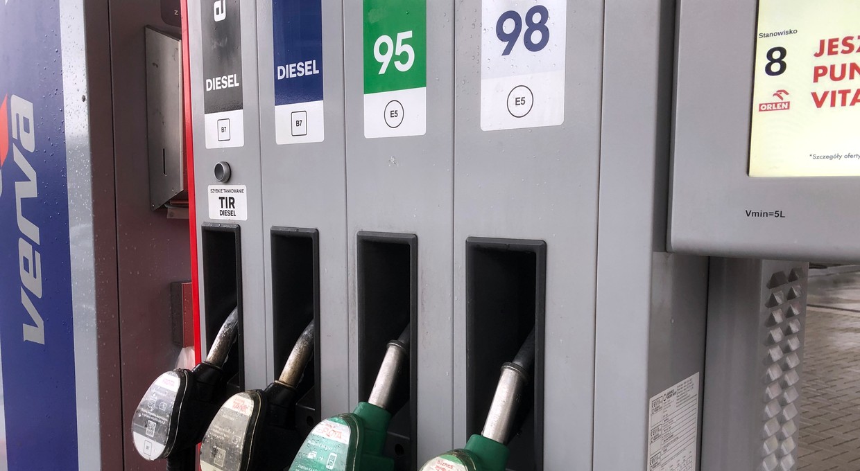 Kiedy paliwo E10 będzie na wszystkich stacjach? Odpowiedź Orlenu
