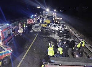 To tutaj doszło do tragicznego karambolu na S7. "Nagle wyrasta zwężka"