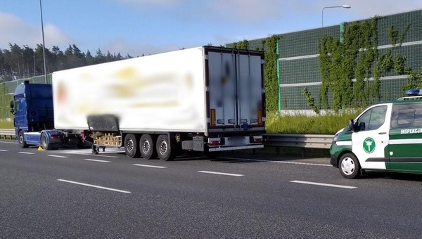 Kierowca TIR-a potrzebował pomocy. Patrol ITD zapobiegł tragedii