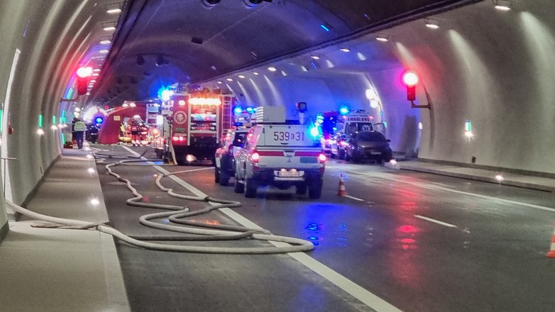 Ćwiczenia w tunelu w ciągu drogi ekspresowej S7 Naprawa - Skomielna Biała