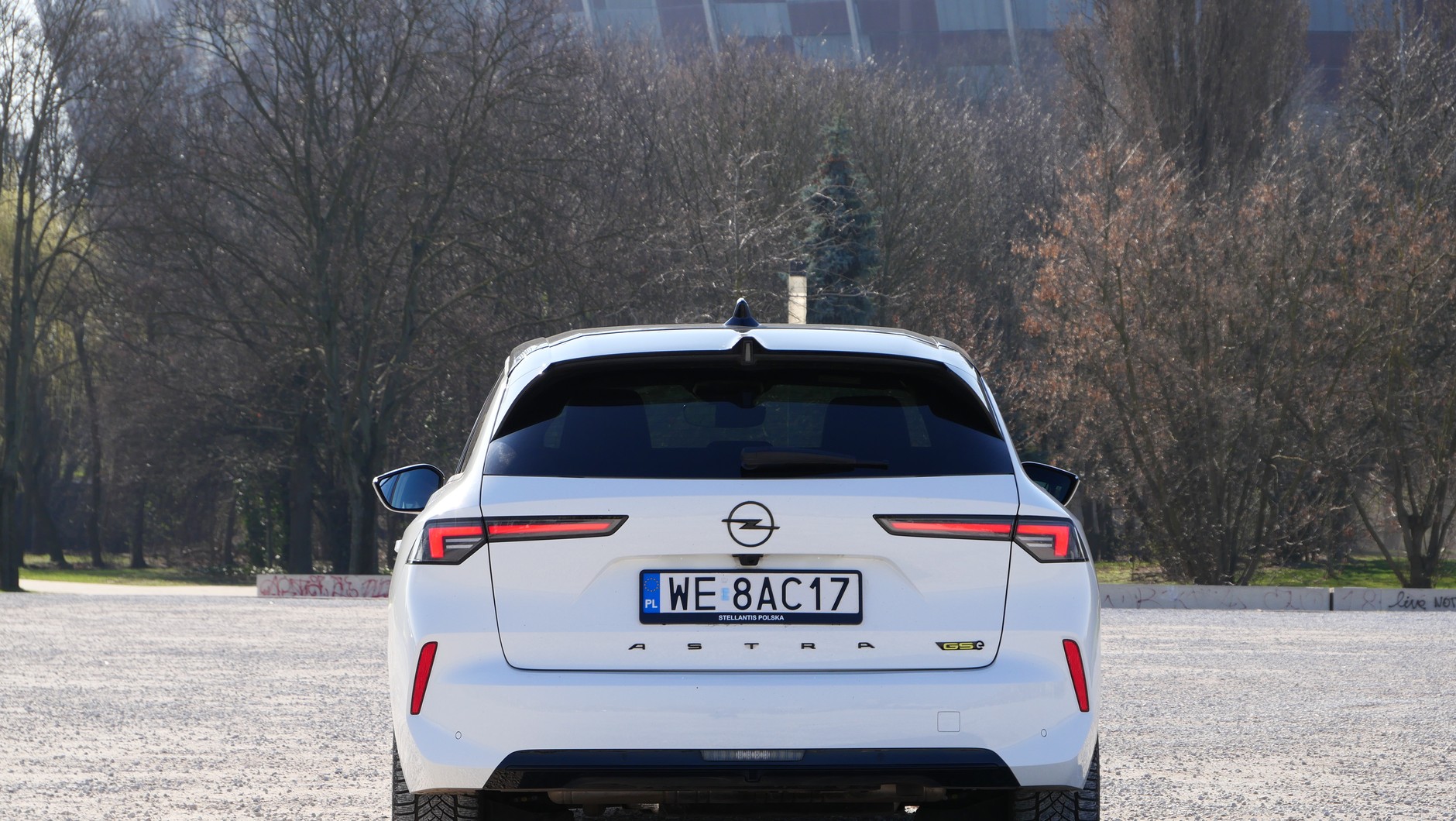 Opel Astra Sports Tourer GSe plug-in hybrid 225 KM