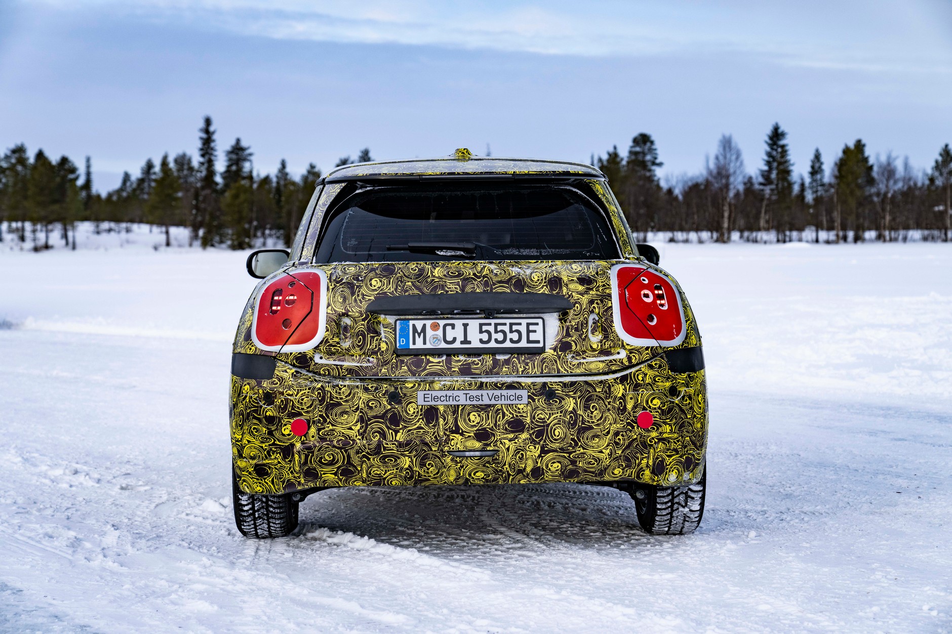 2023 Mini Electric zakamuflowany