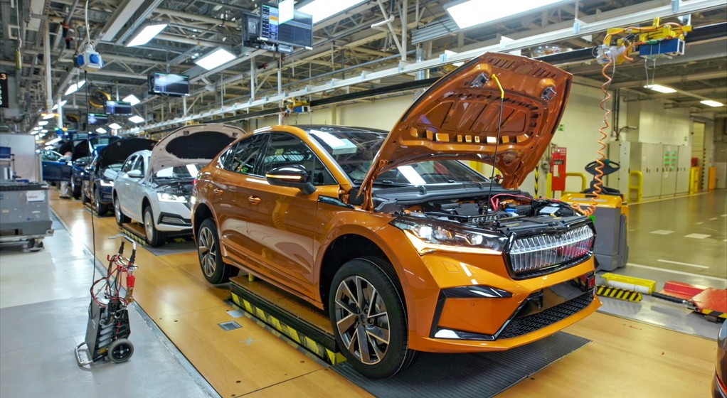 LInia produkcyjna Skody Enyaq iV