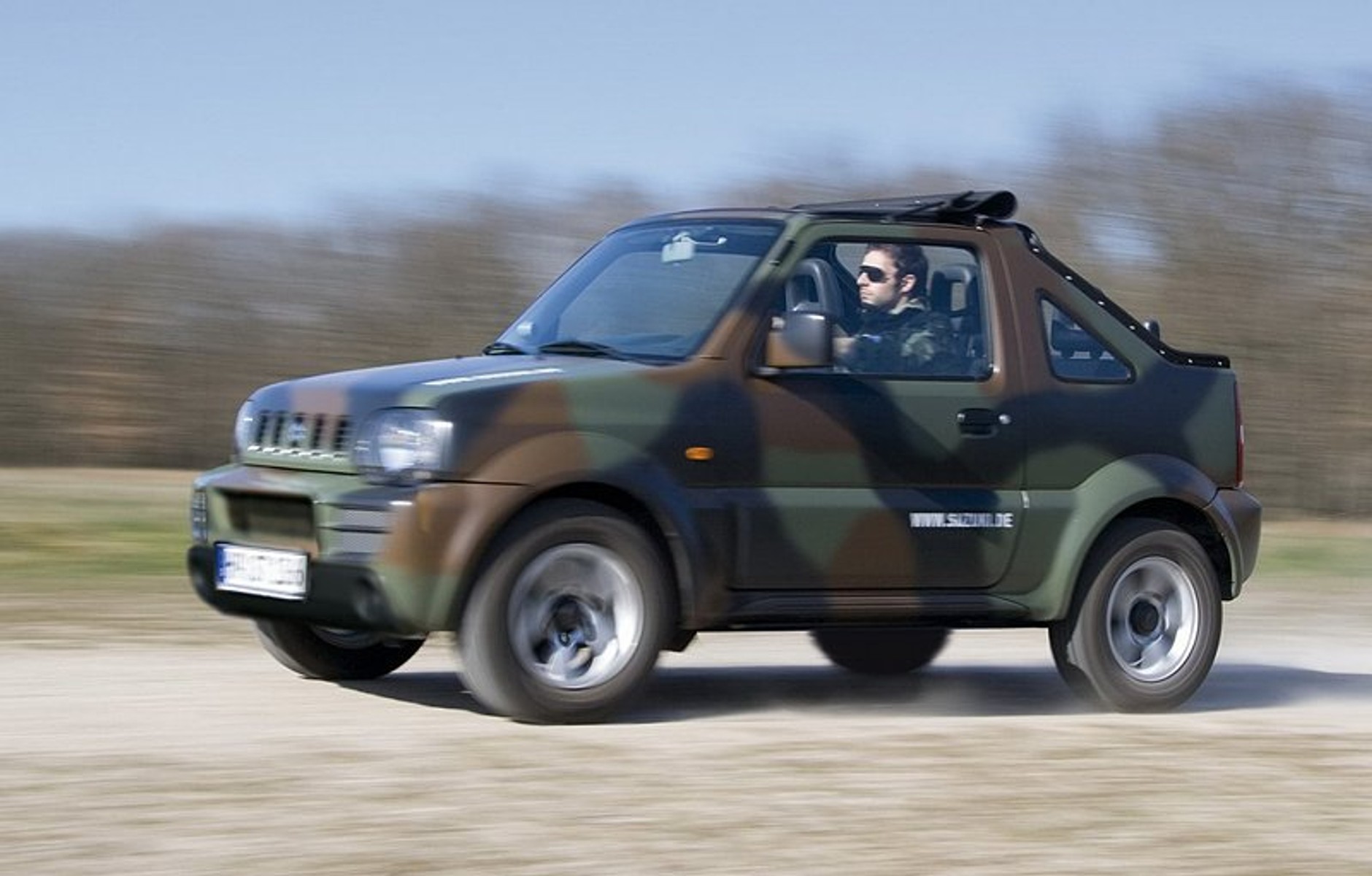 Suzuki Jimny – zebra to czy wojak