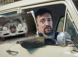 Richard Hammond pokazał swoją stodołę. W środku są prawdziwe skarby [WIDEO]