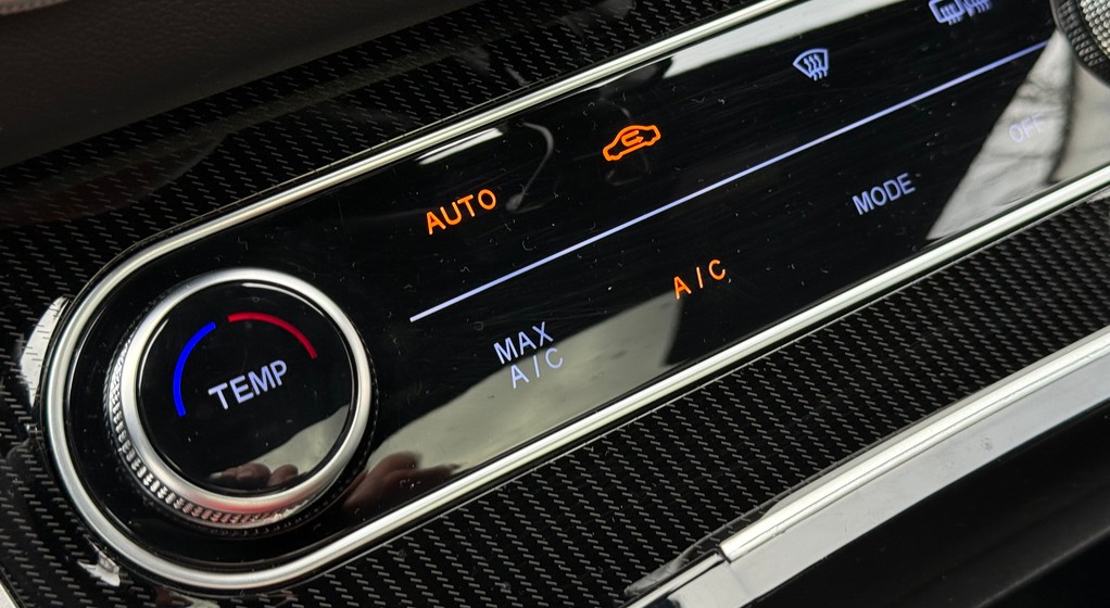 Automatyka klimatyzacji działa własnym życiem. Możesz z niej korzystać, ale nie polecam