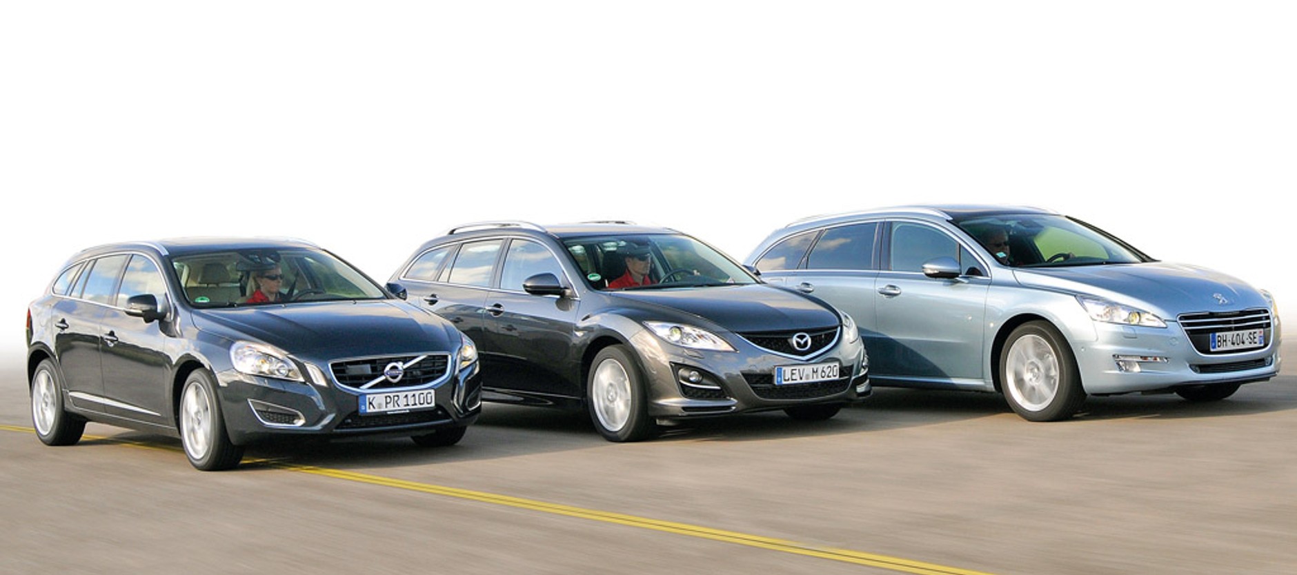 Hyundai podnosi poprzeczkę. Czy i40 pokona Passata, Superba, Mazdę 6 oraz Volvo V60 i Peugeota 508?