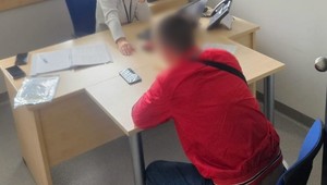 Policjanci złapali go na motocyklu z 6 dożywotnimi zakazami. Na przesłuchanie przyjechał samochodem