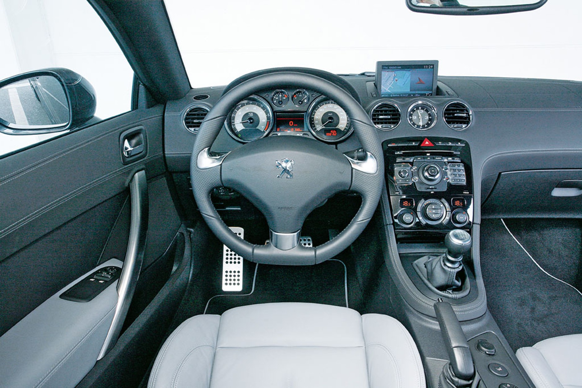 Pobudzające turboespresso - Peugeot RCZ kontra Renault Megane Coupe i VW Scirocco