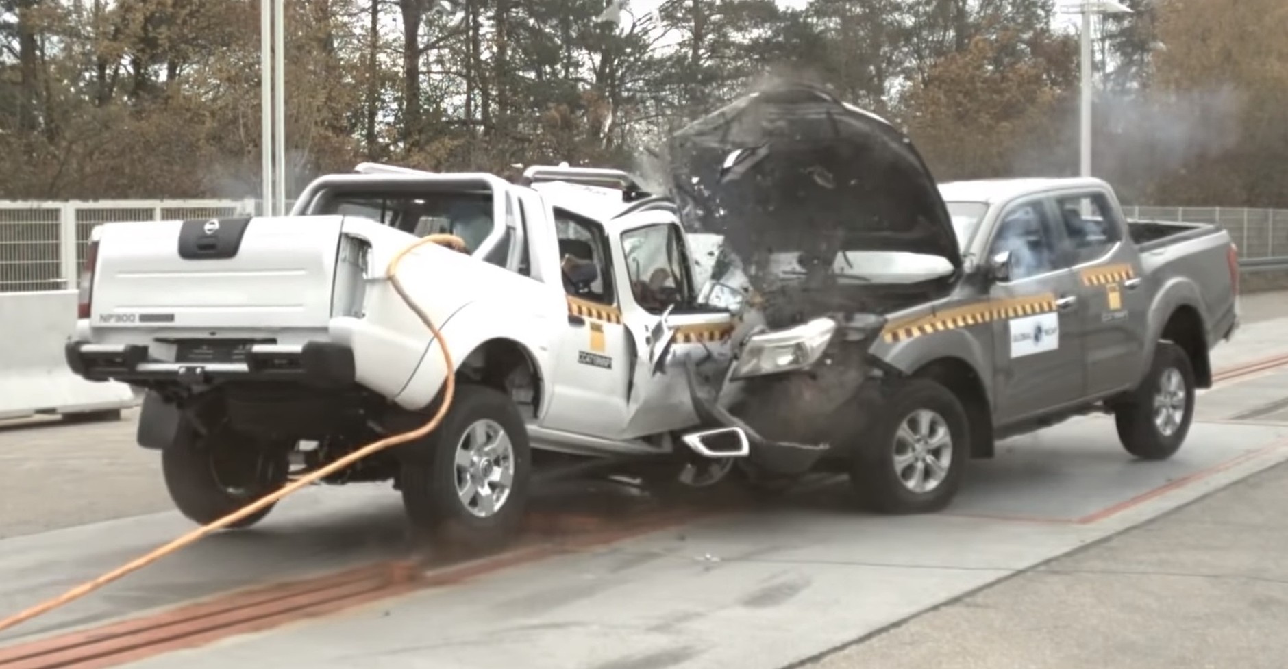 Test zderzeniowy Global NCAP - Nissan NP300 kontra Nissan Navara