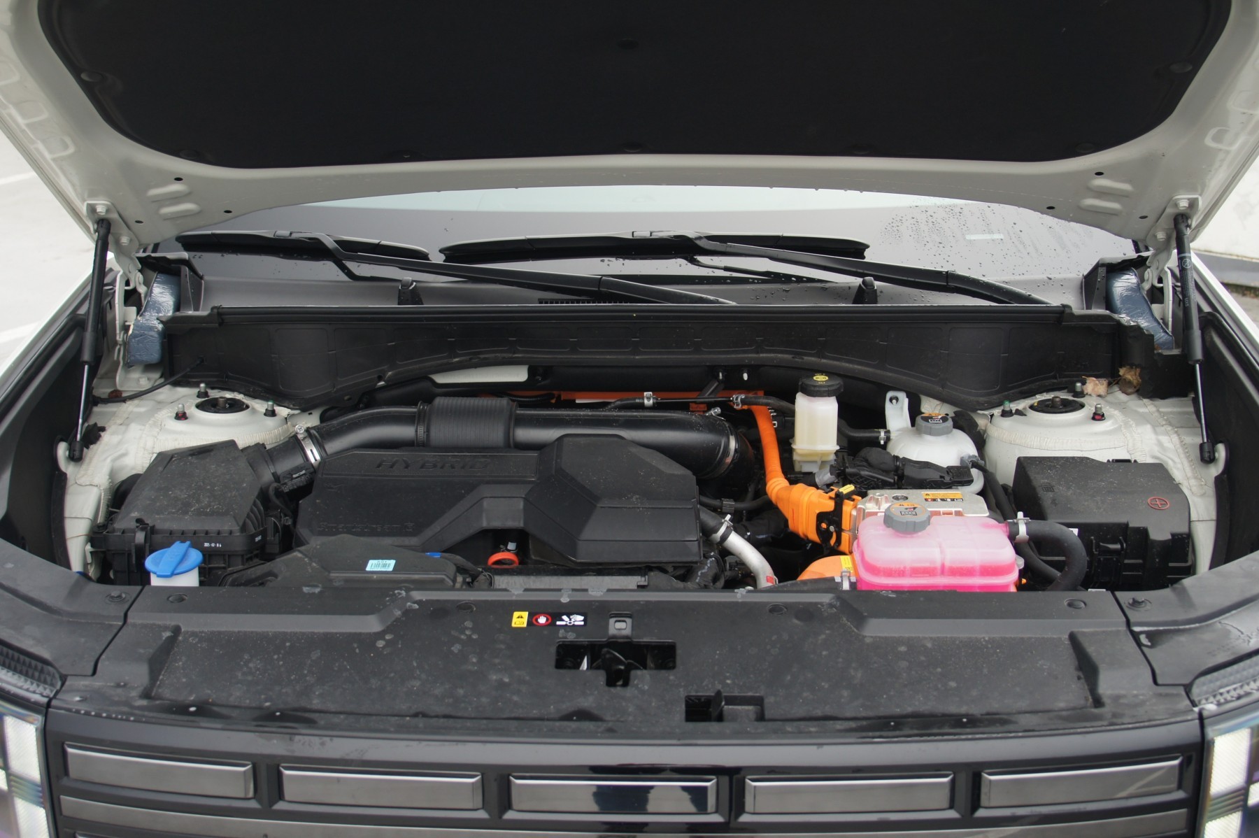 Hyundai Santa Fe Hybrid