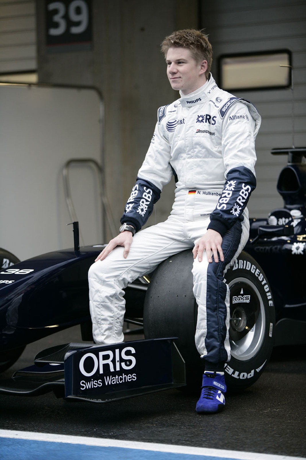 Formuła 1: Willimas FW31 jeszcze zamaskowany i... już uszkodzony! (fotogaleria)