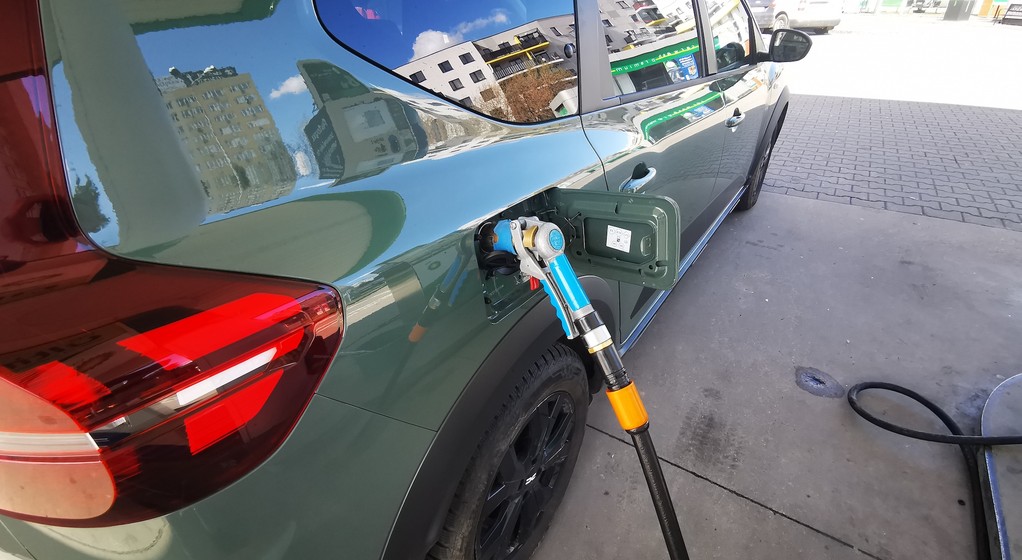Najtaniej jeździ się na autogazie. Cieszą się sprzedawcy aut z instalacją