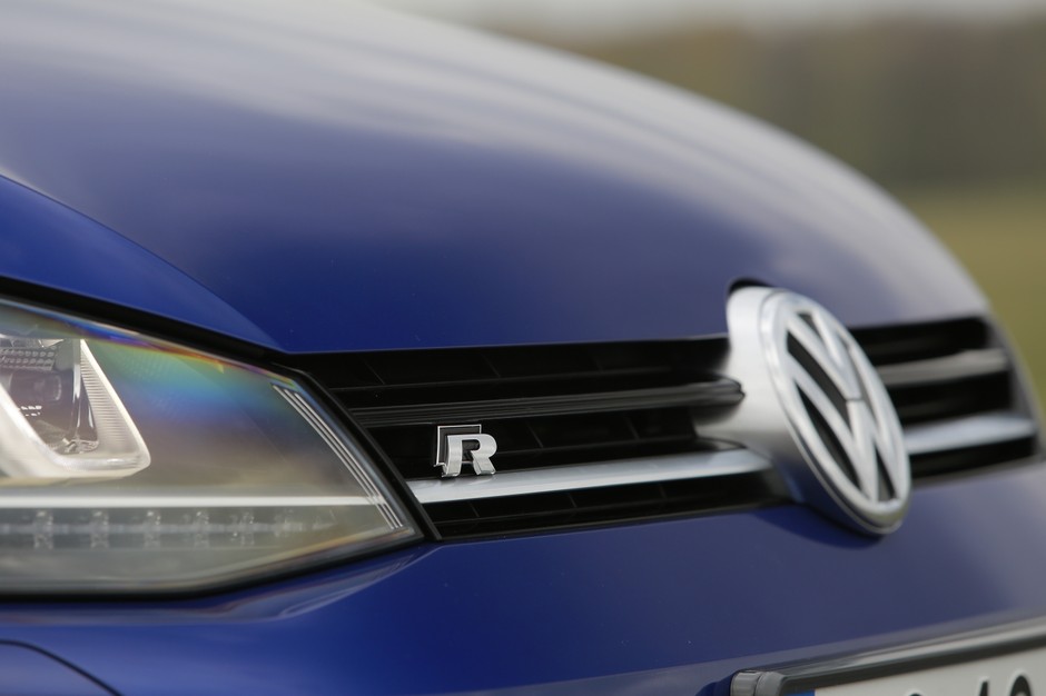 Golf GTI vs. R