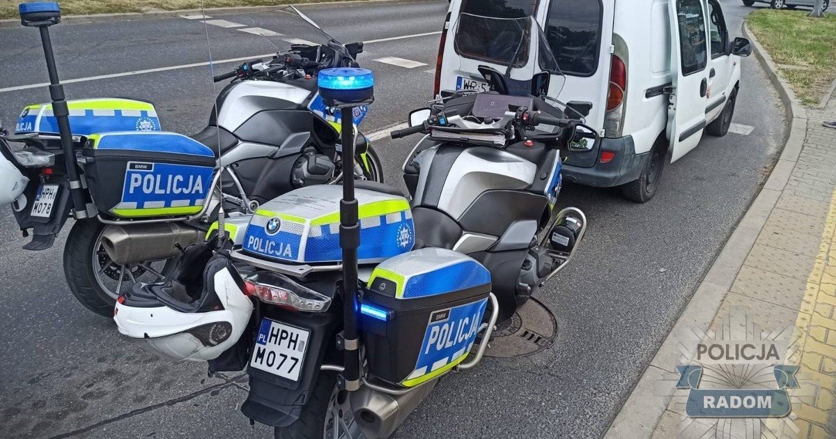 Policjanci wyczuli woń alkoholu z samochodu obok
