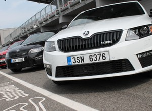 Skoda Octavia 230 RS - kombiak jedzie na tor (pierwsza jazda)