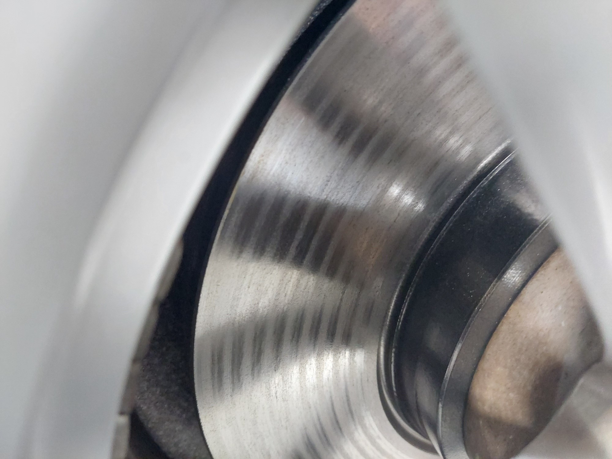 Używane Audi A4 1.8 TFSI. Hamulce są świeże. Opony kwalifikują się do wymiany.