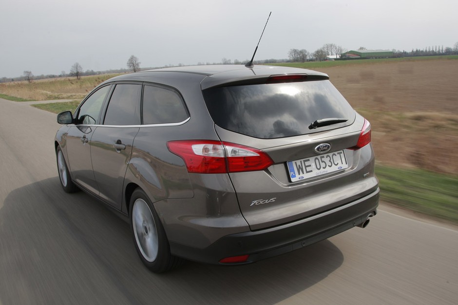 Chevrolet Cruze kombi kontra Ford Focus i Skoda Octavia: które kompaktowe kombi jest najlepsze