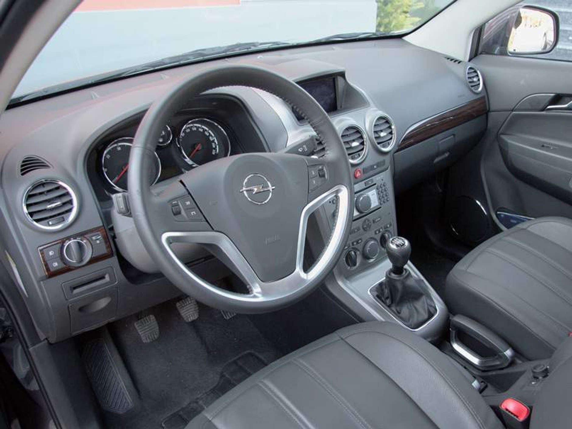 Opel rozpoczął w Rosji montaż Antary