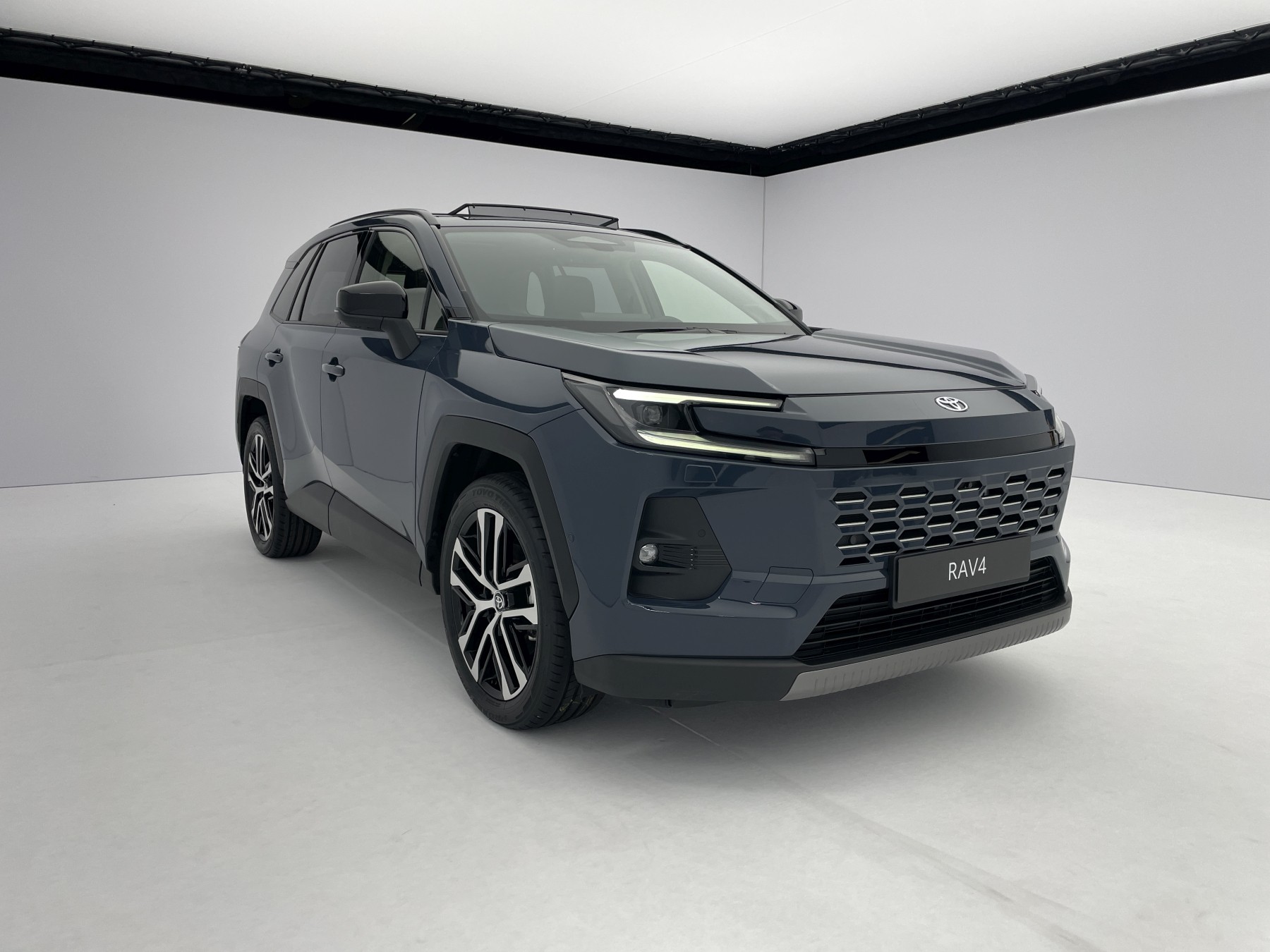 Nowa Toyota RAV4 (2025)