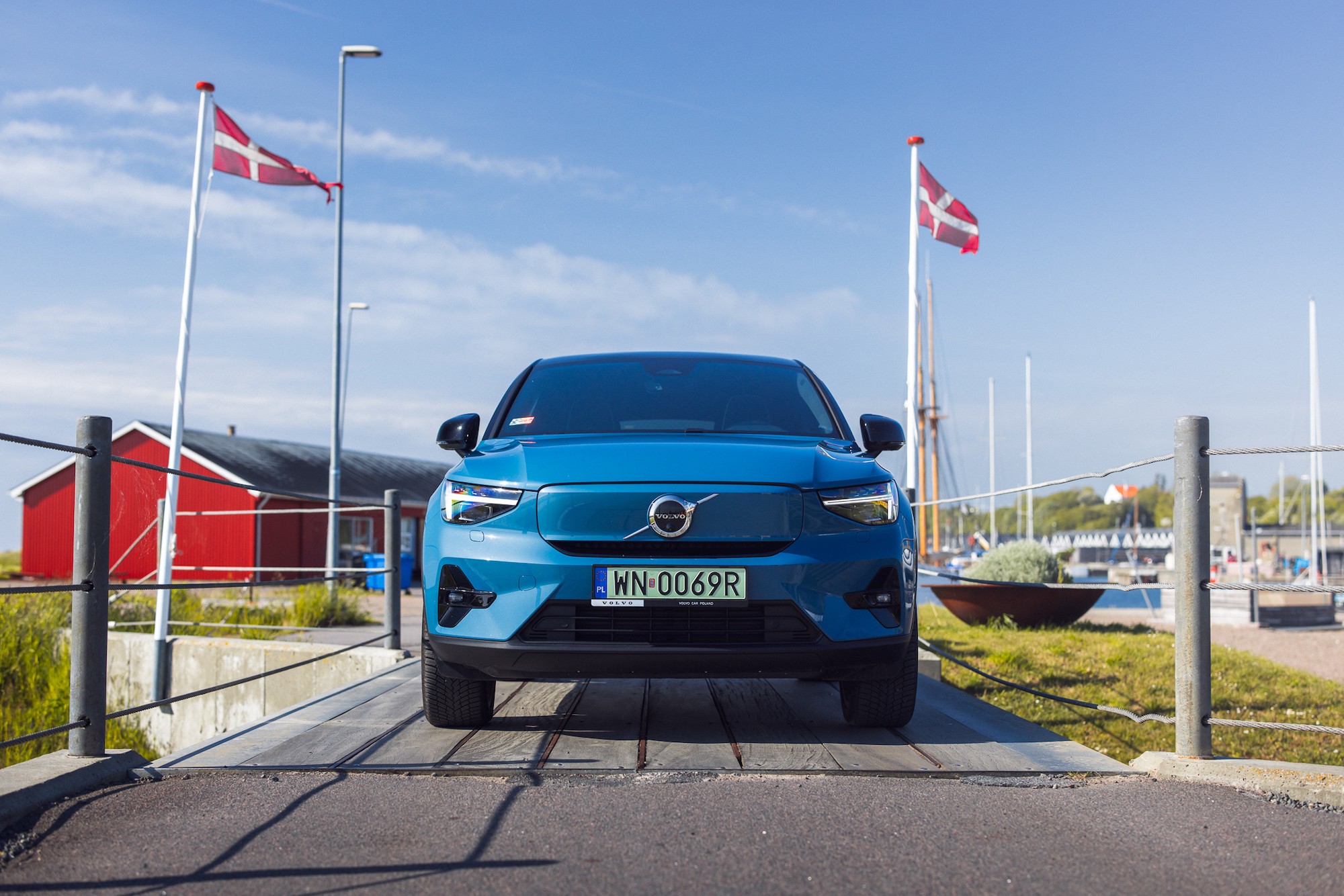 Zaprojektowany od podstaw jako elektryczny SUV model C40 dołą-czył do palety Volvo w 2021 r.