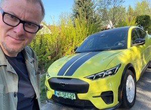 Mustang Mach-E GT Rally – jak się czuje człowiek w elektrycznej  rajdówce bez klamek?