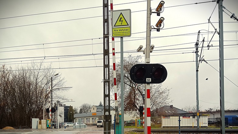 System Red Light na przejeździe kolejowo-drogowym w Radomsku