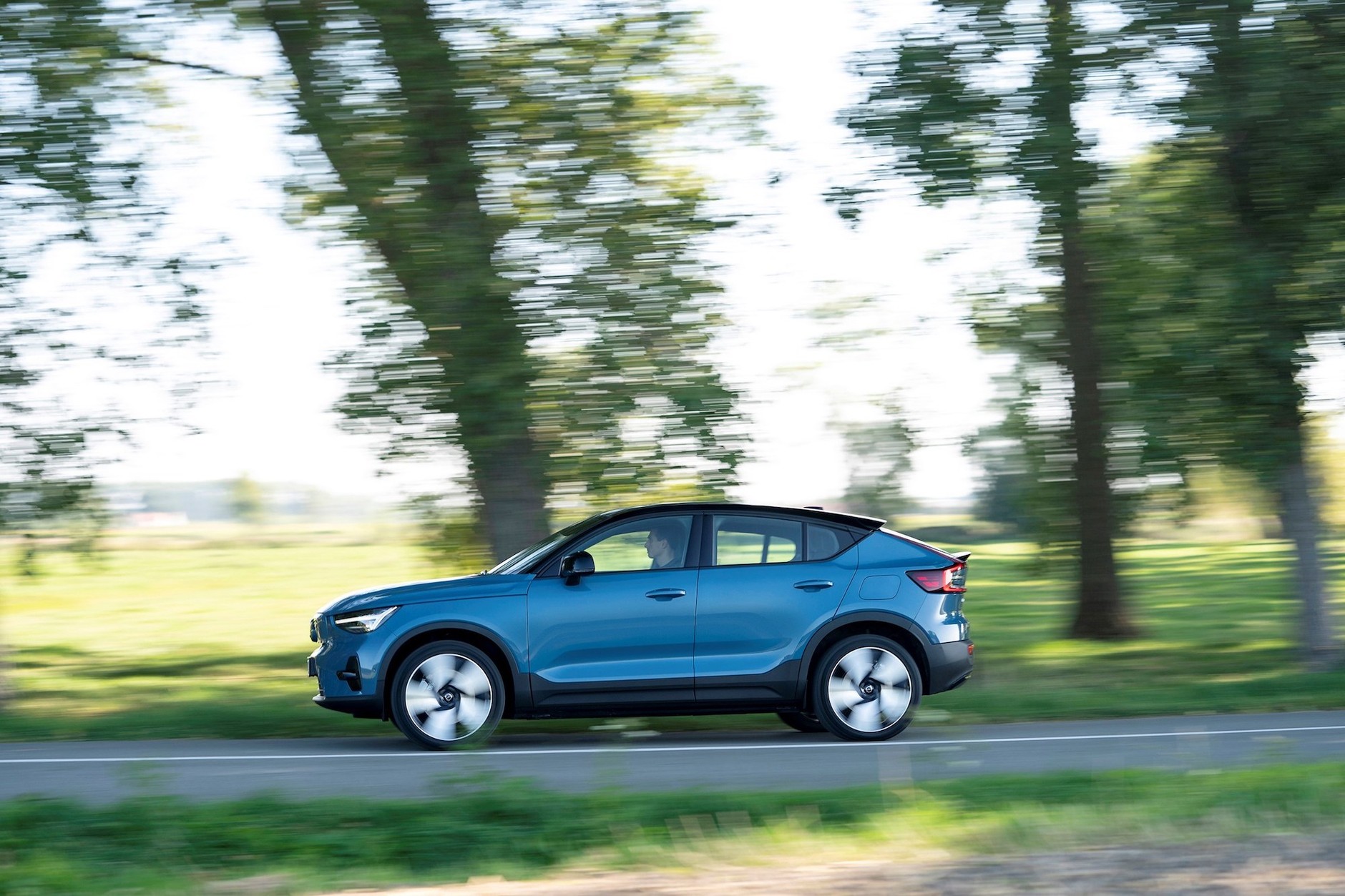 287370 Volvo C40 Recharge Fjord Blue