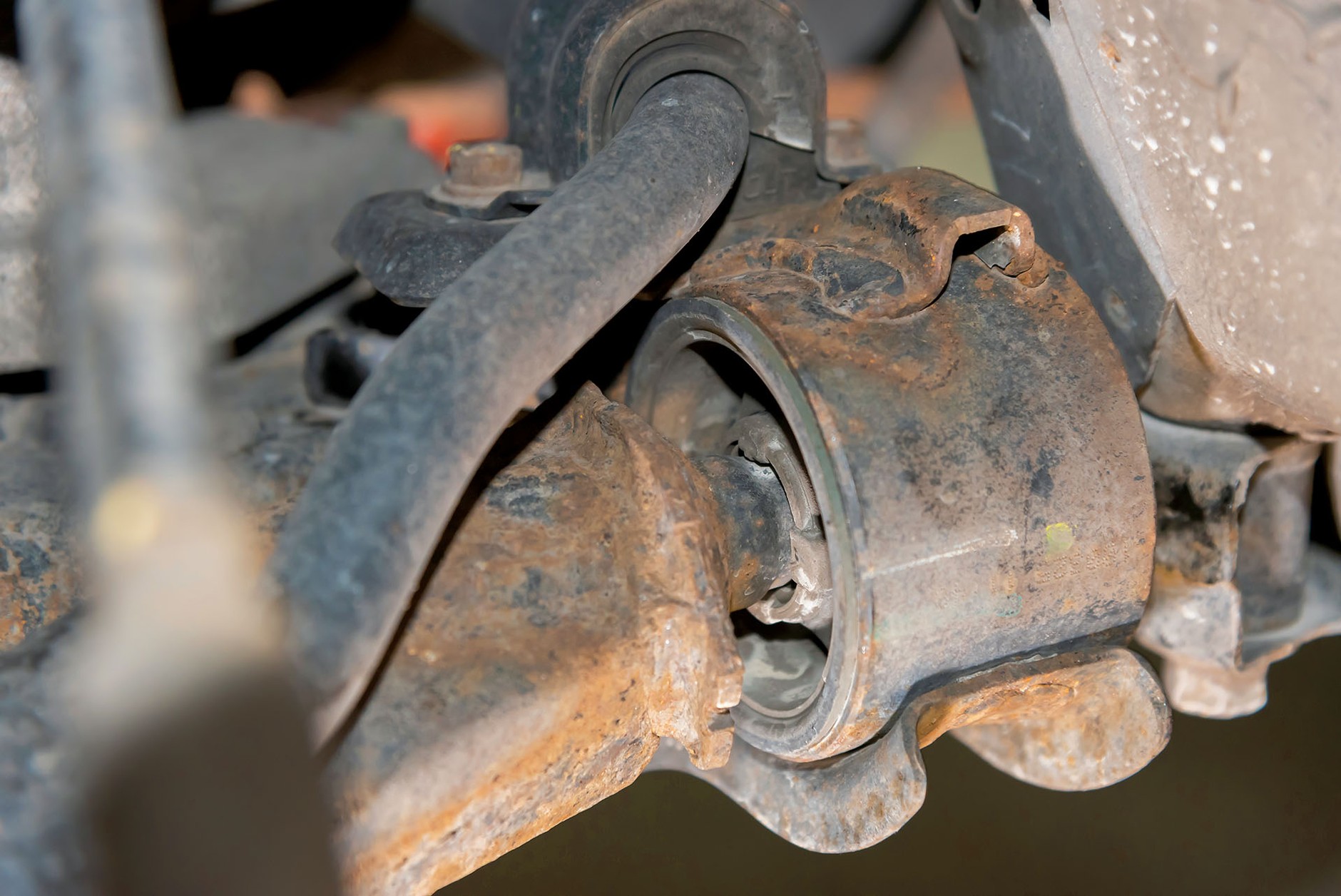 Wahacze - jak usunąć luzy w zawieszeniu?