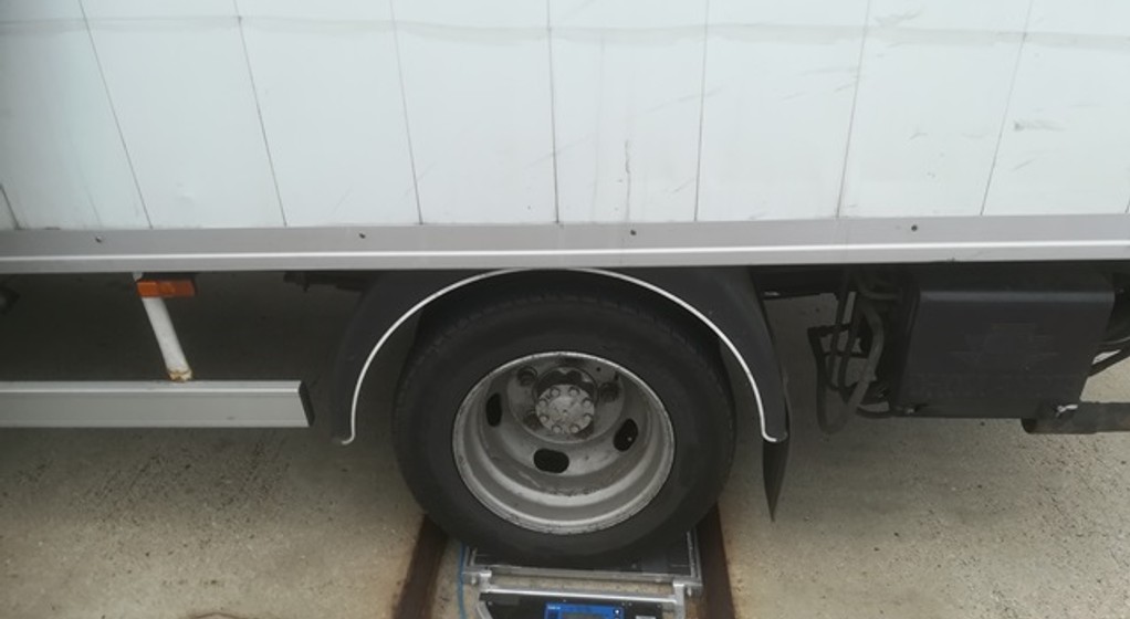 Przeładowana ciężarówka - ważenie