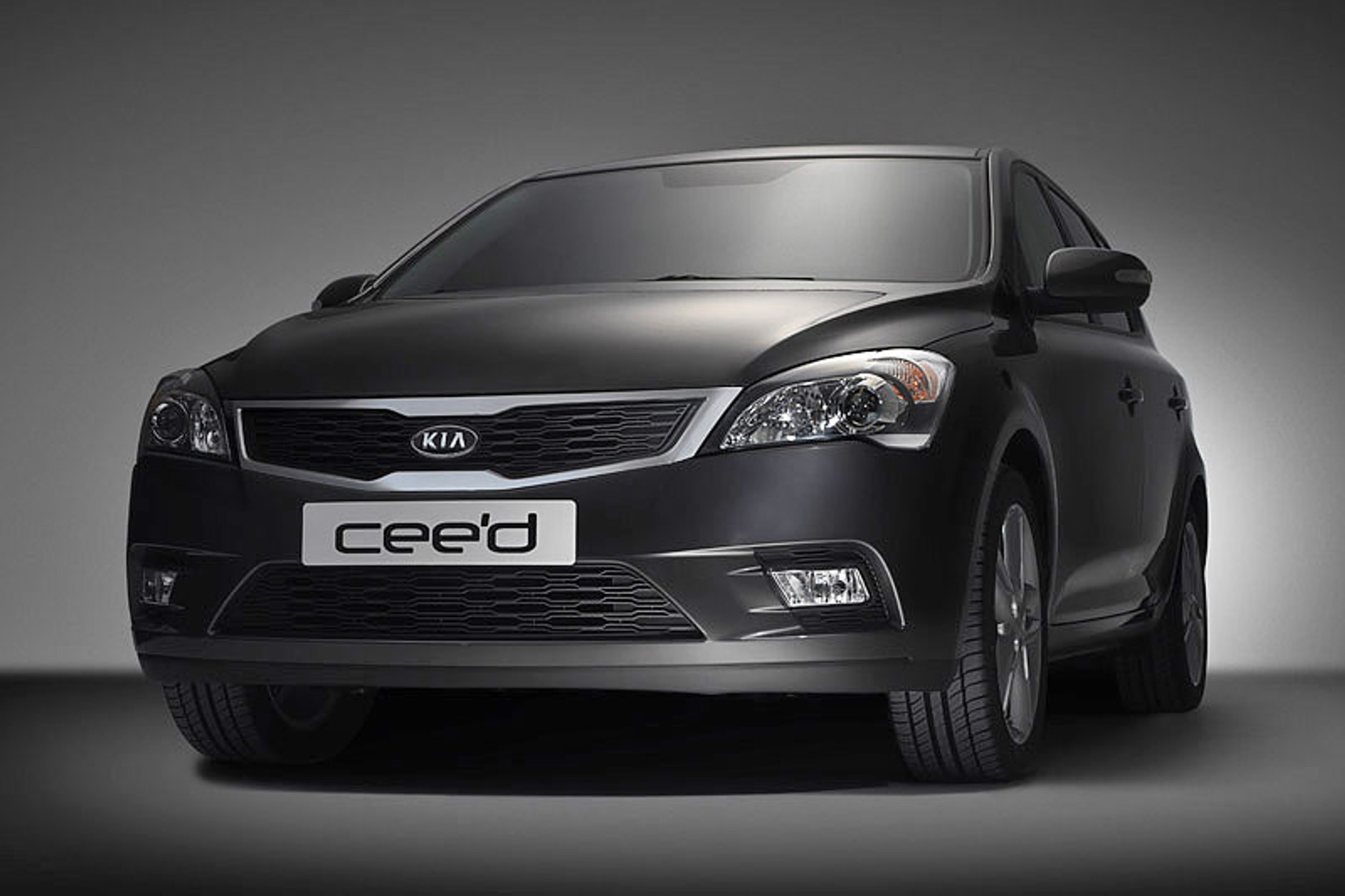 Zdjęcia szpiegowskie: Kia Ceed po faceliftingu pod Tatrami (fotogaleria)