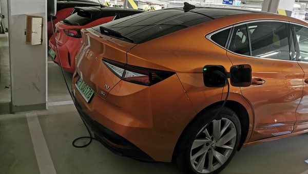Boom na samochody elektryczne w Polsce? Wcale nie wygląda to dobrze