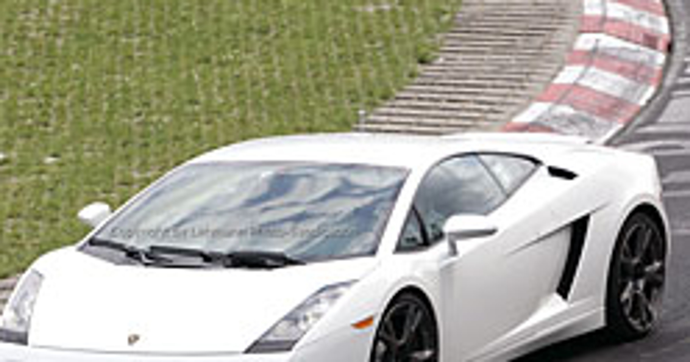 Zdjęcia szpiegowskie: Lamborghini Gallardo V8 z napędem na tylną oś?